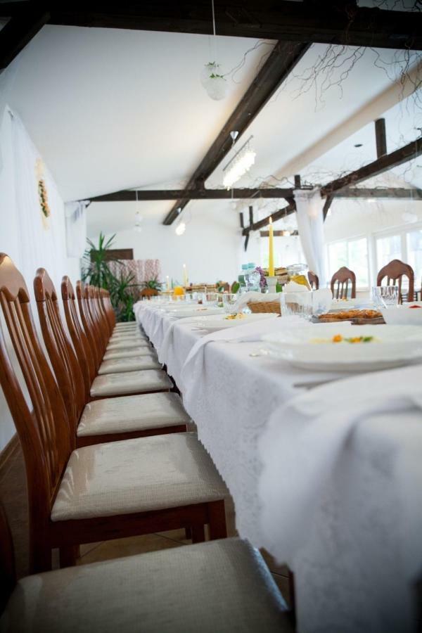Gasthaus Gosciniec W Sadurkach Nałęczów Exterior foto